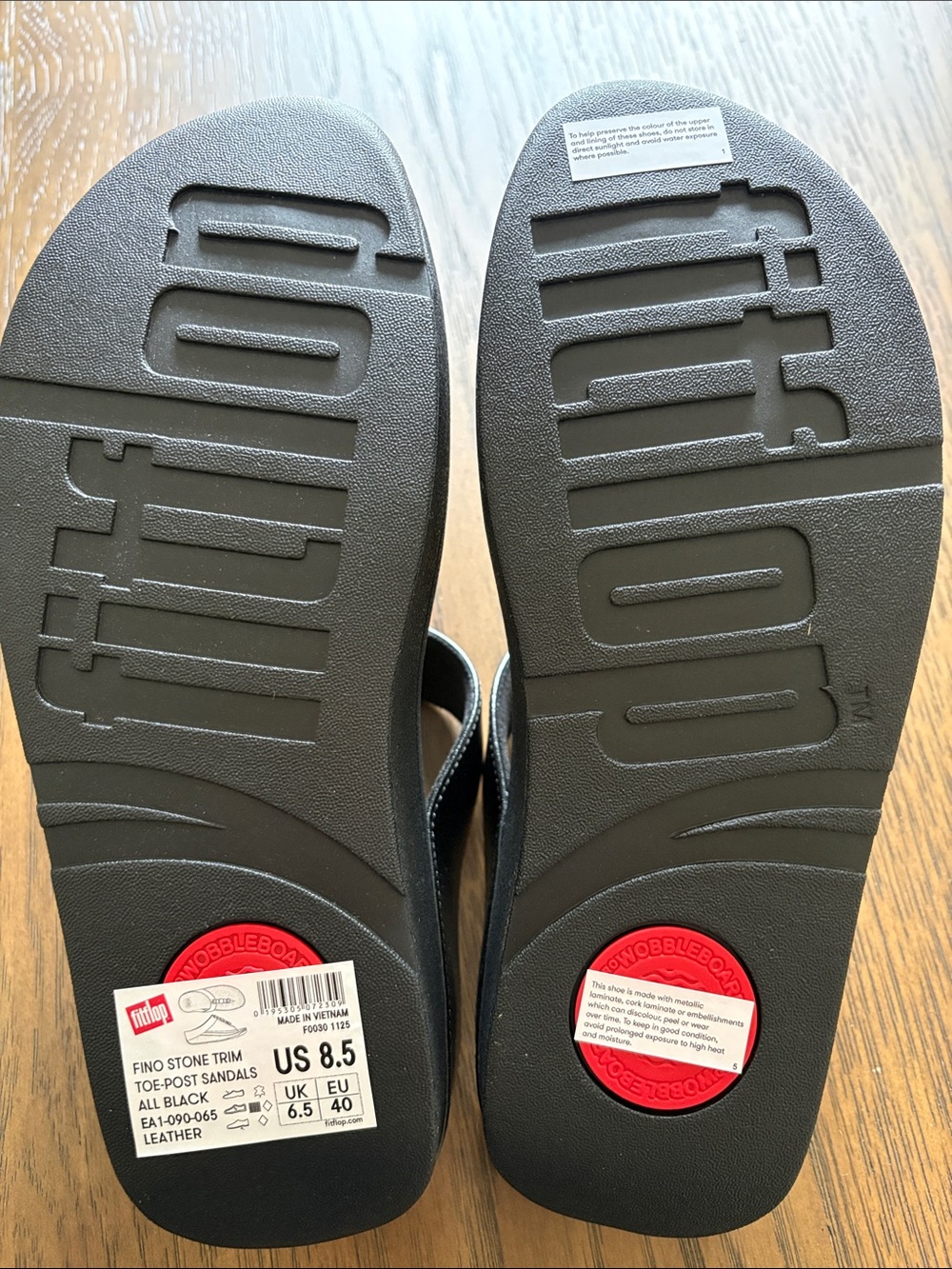 Fitflop All Black Fino Stone Trim Toe-Post Sandals - Picture 3 of 5